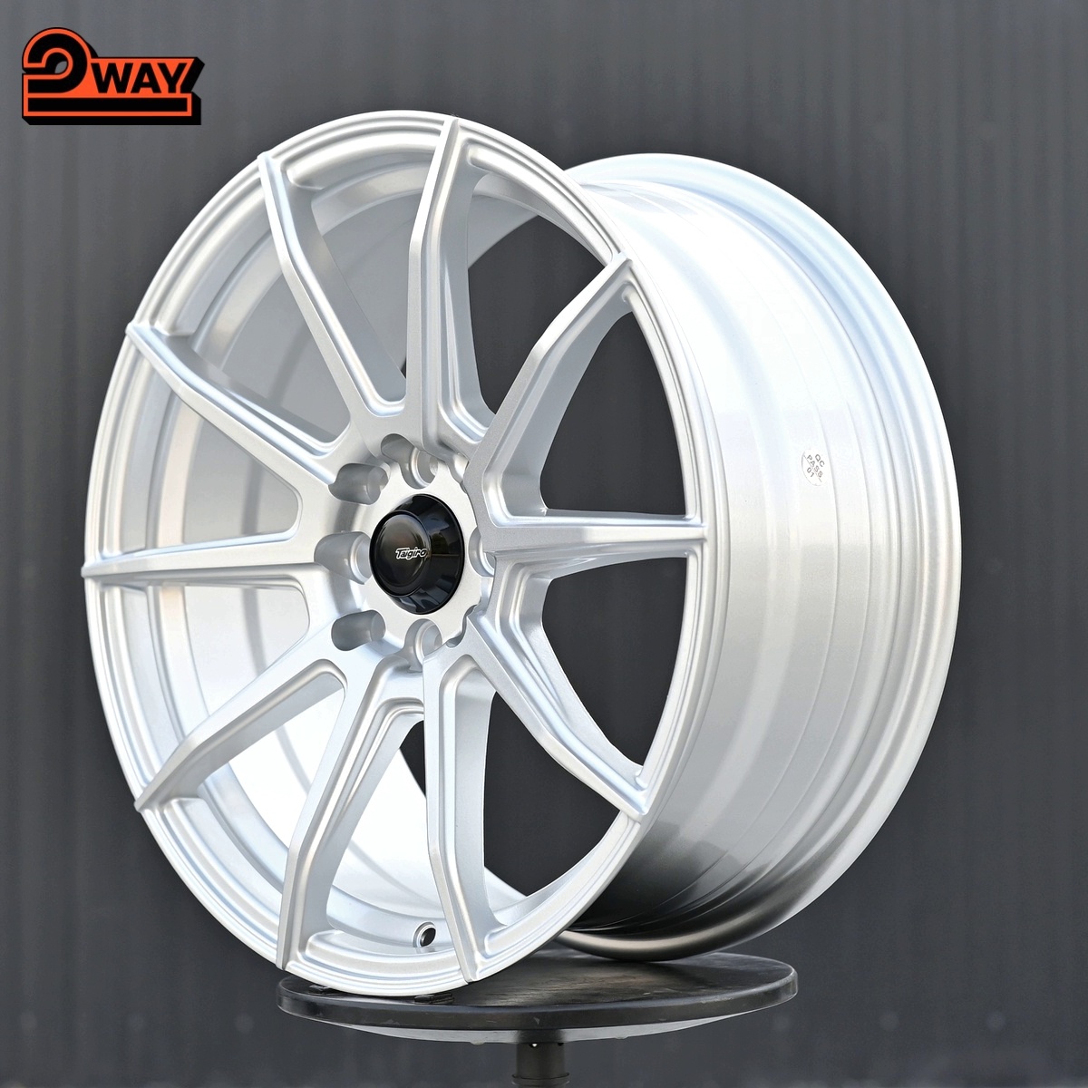 R17 Taigiro Spider 7.5J ET40 4*100/114.3 Серебро