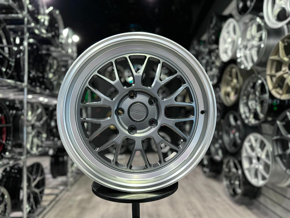 R17 Rays 21A Стиль 7.5J ET35 5*114.3 Графит