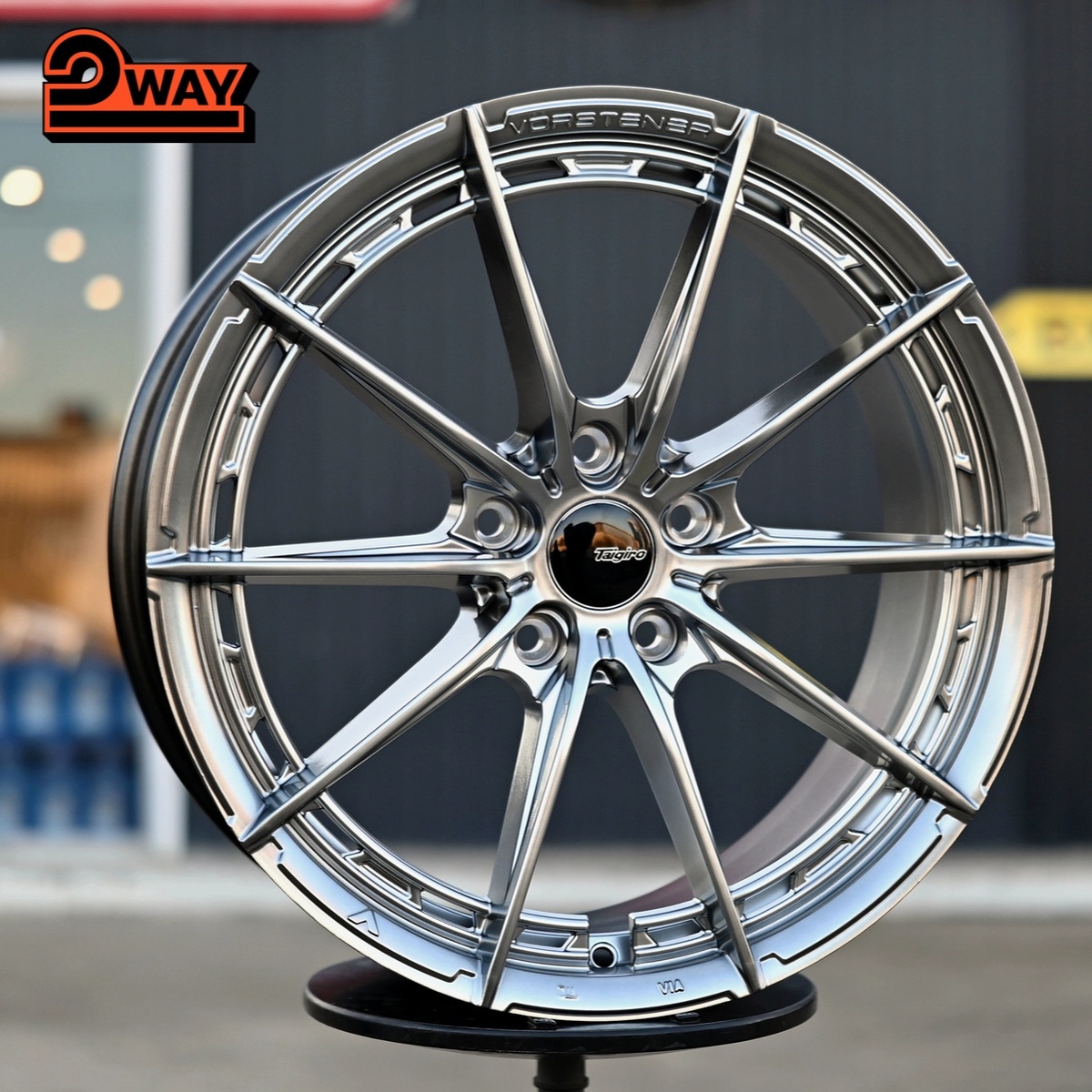 R18 Vorsteiner V-FF Стиль 8.0J ET38 5*108 Темный хром