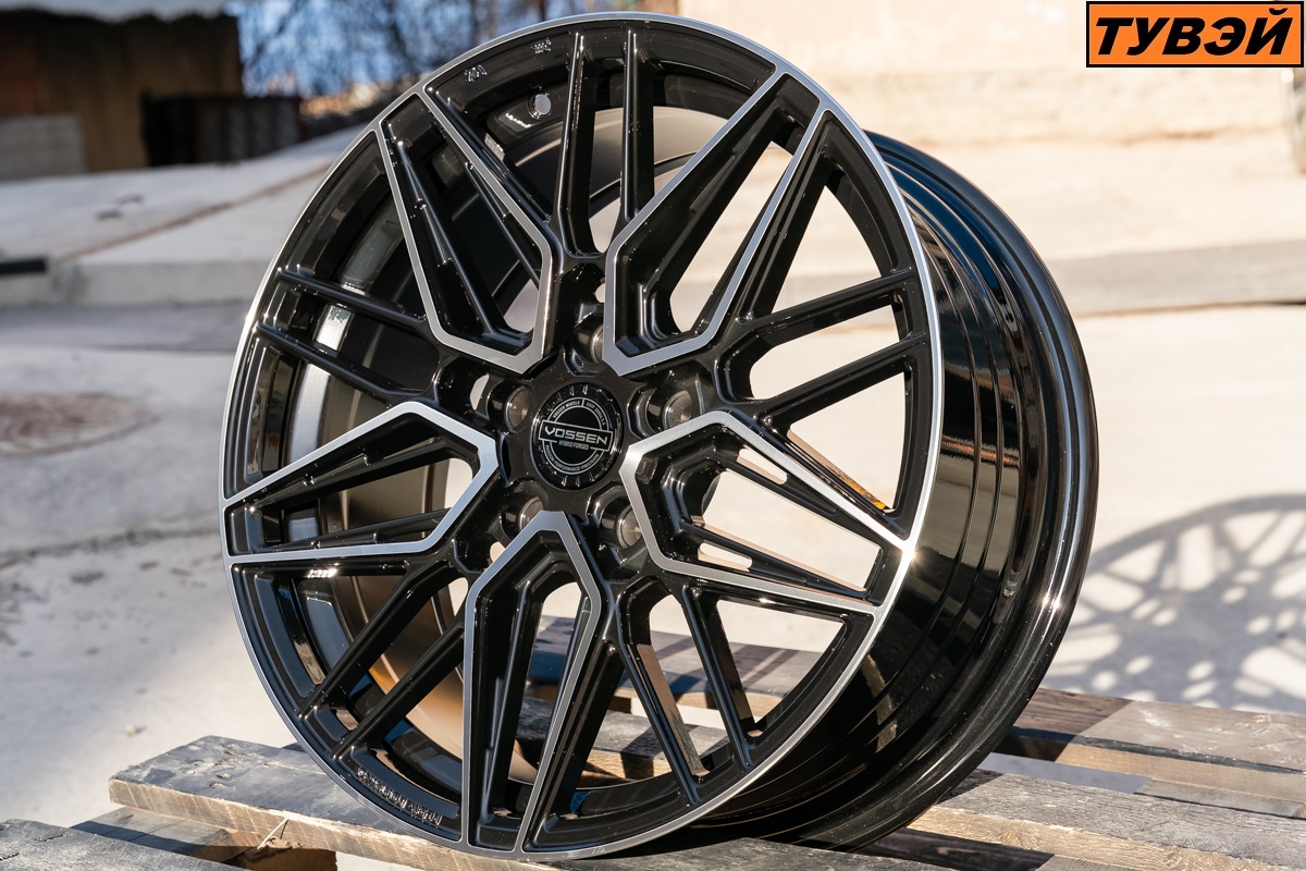 R17 Vossen HF7 Стиль 7.5J ET35 5*114.3 Черный ФЗ