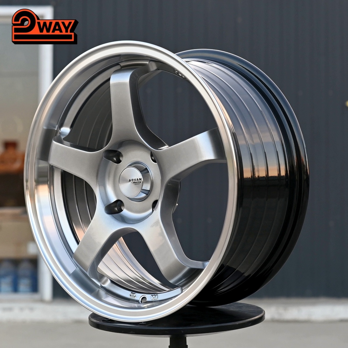 R16 Advan GT Стиль 7.5J ET30 4*100 Серебро
