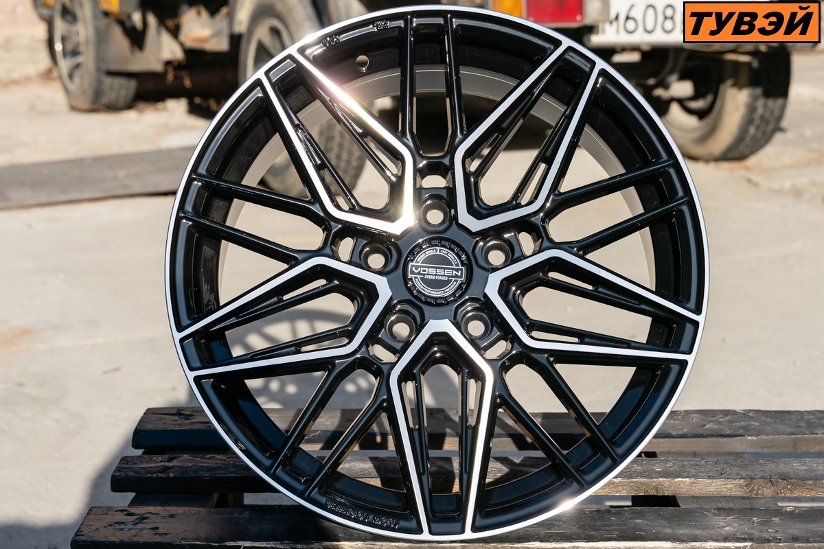 R17 Vossen HF7 Стиль 7.5J ET35 5*114.3 Черный ФЗ